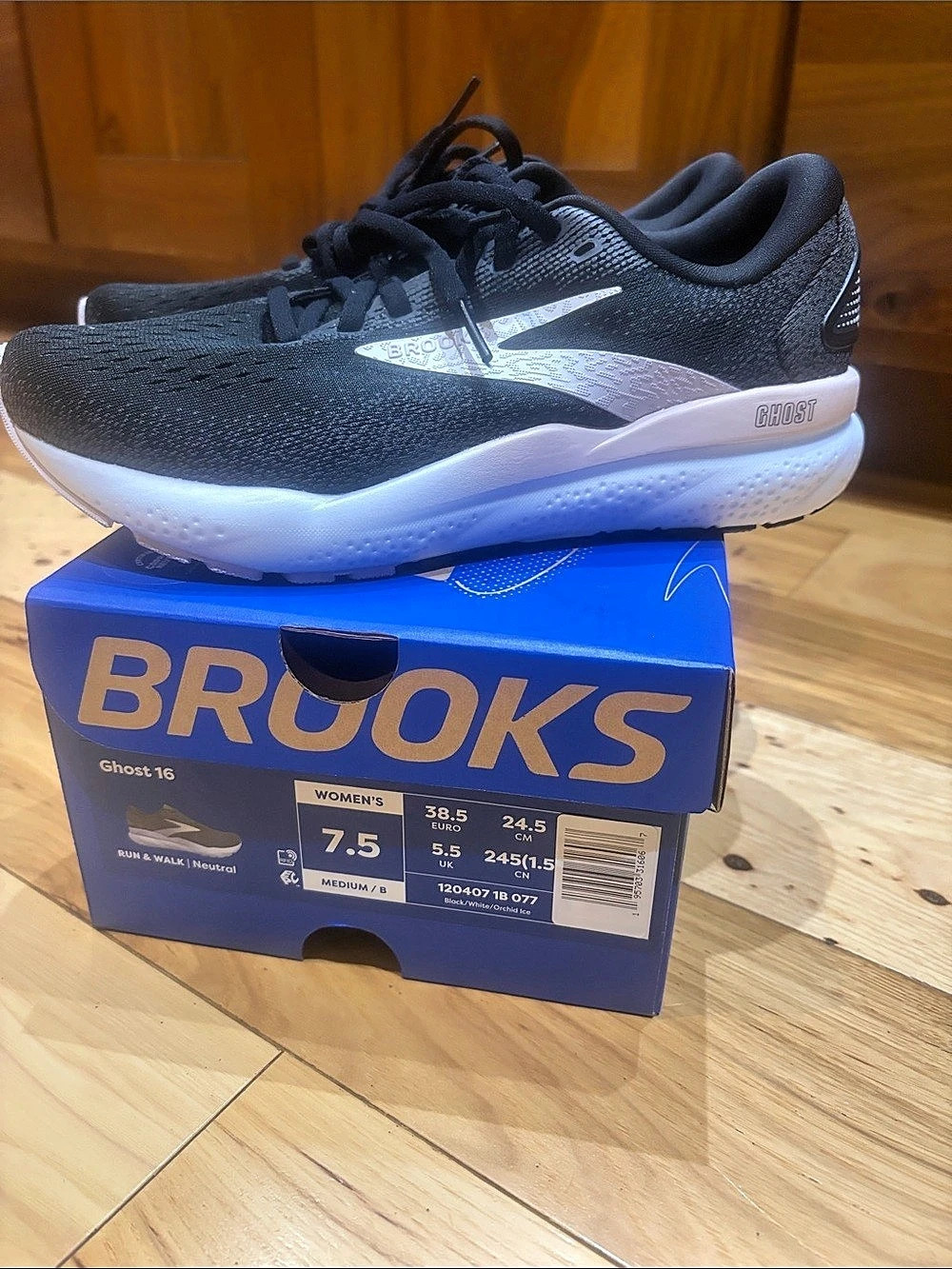 Brooks Ghost 16 Women's Athletic Shoes Black & White US 7.5